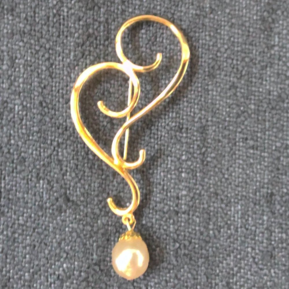 Goldtone Faux Pearl 3 1/2 Inch Long Pin Brooch